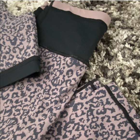 Kimith Animal Print Workout Outfit - Picture 3 of 6